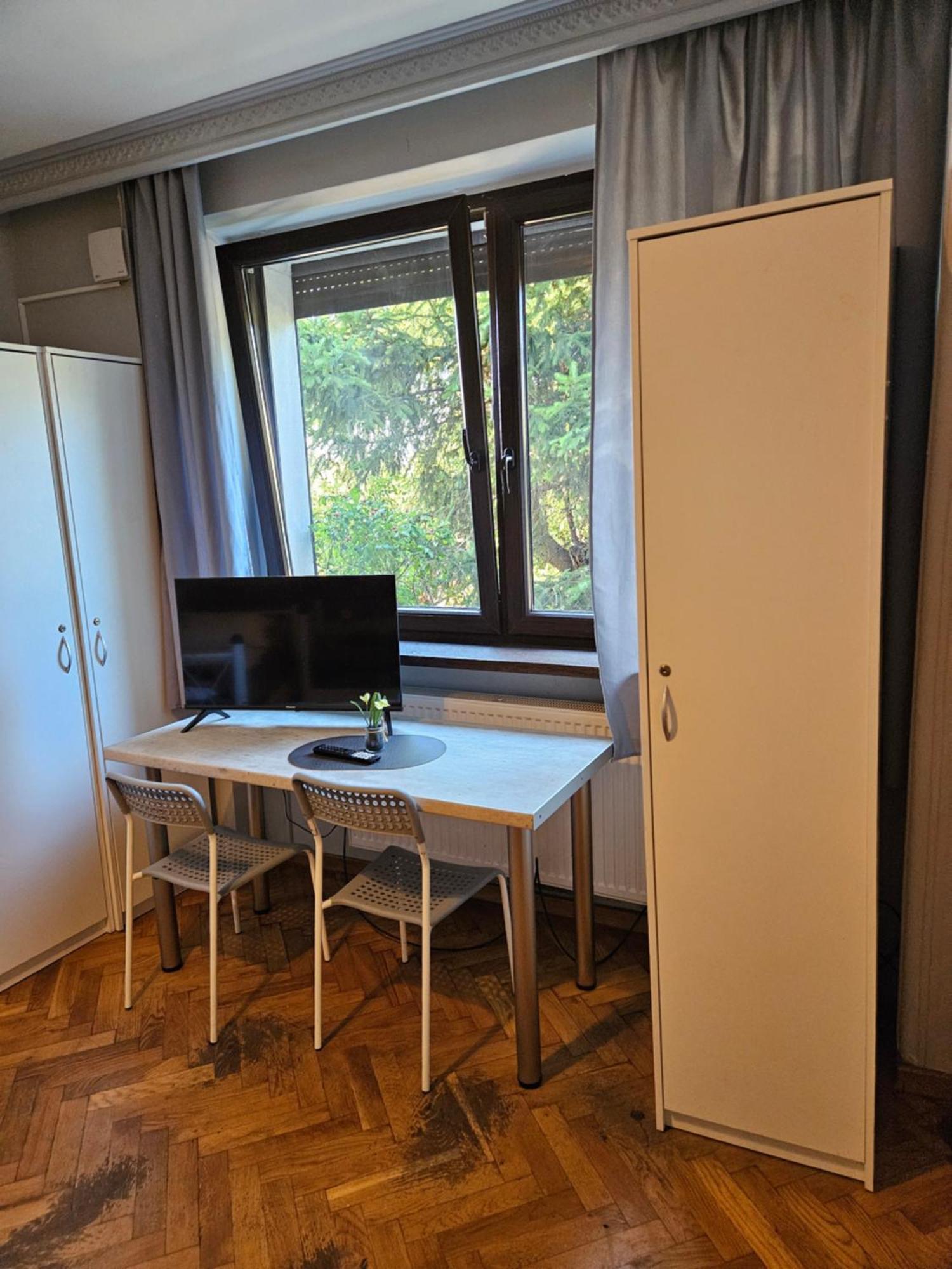 Pokoje Pracownicze Кімнати Для Працівників,Гуртожиток Swarzędz Esterno foto