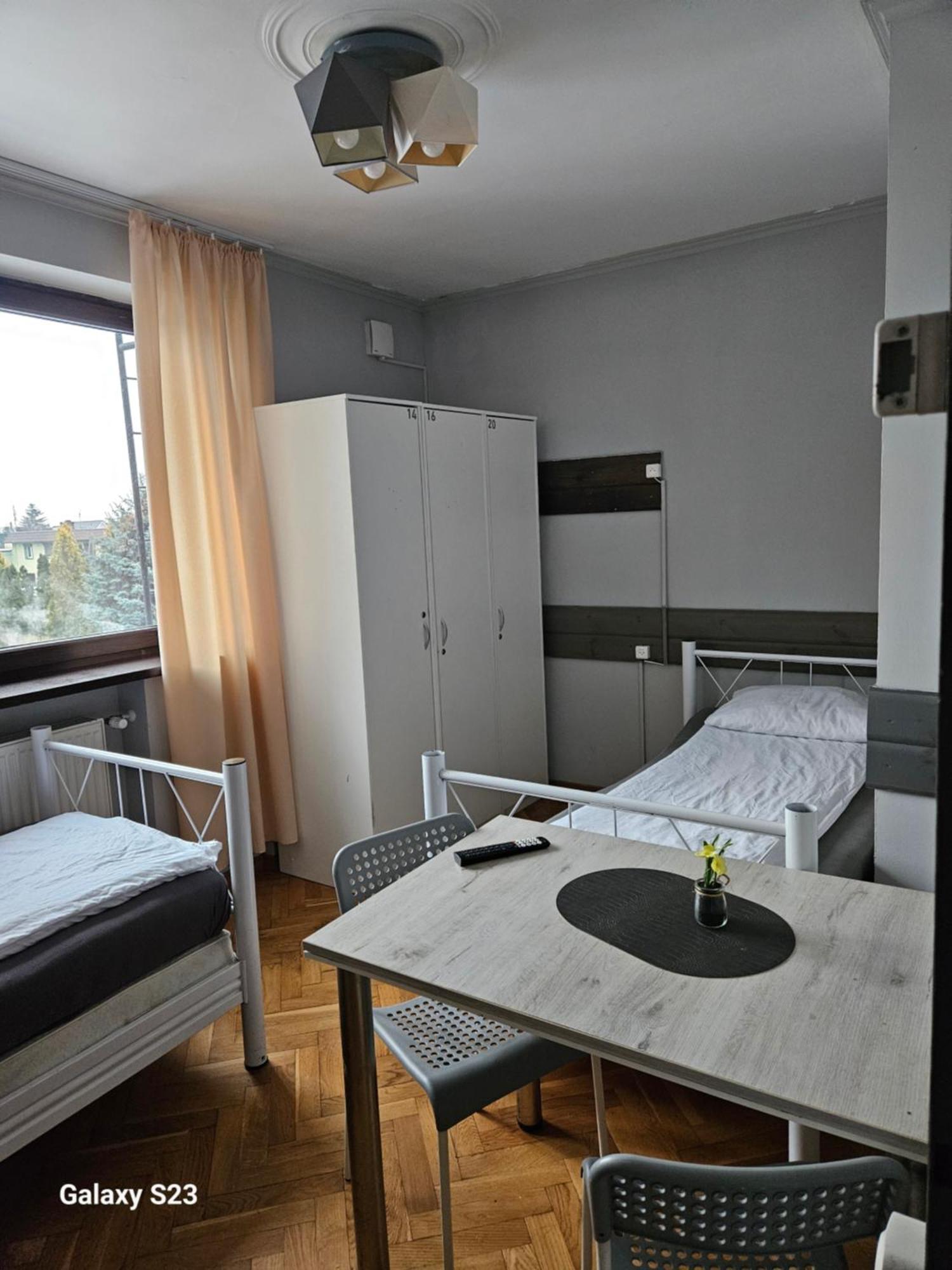 Pokoje Pracownicze Кімнати Для Працівників,Гуртожиток Swarzędz Esterno foto