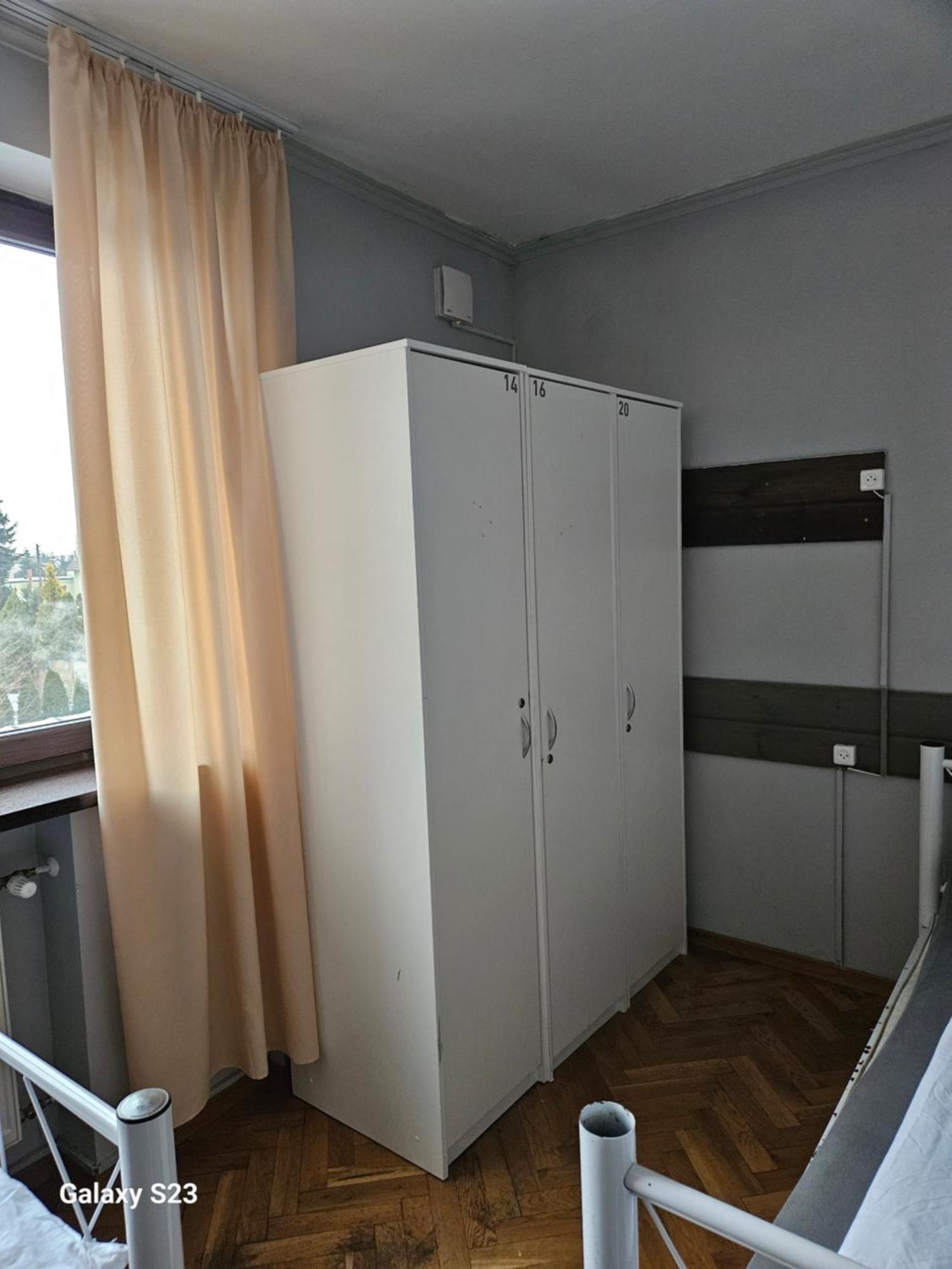 Pokoje Pracownicze Кімнати Для Працівників,Гуртожиток Swarzędz Esterno foto