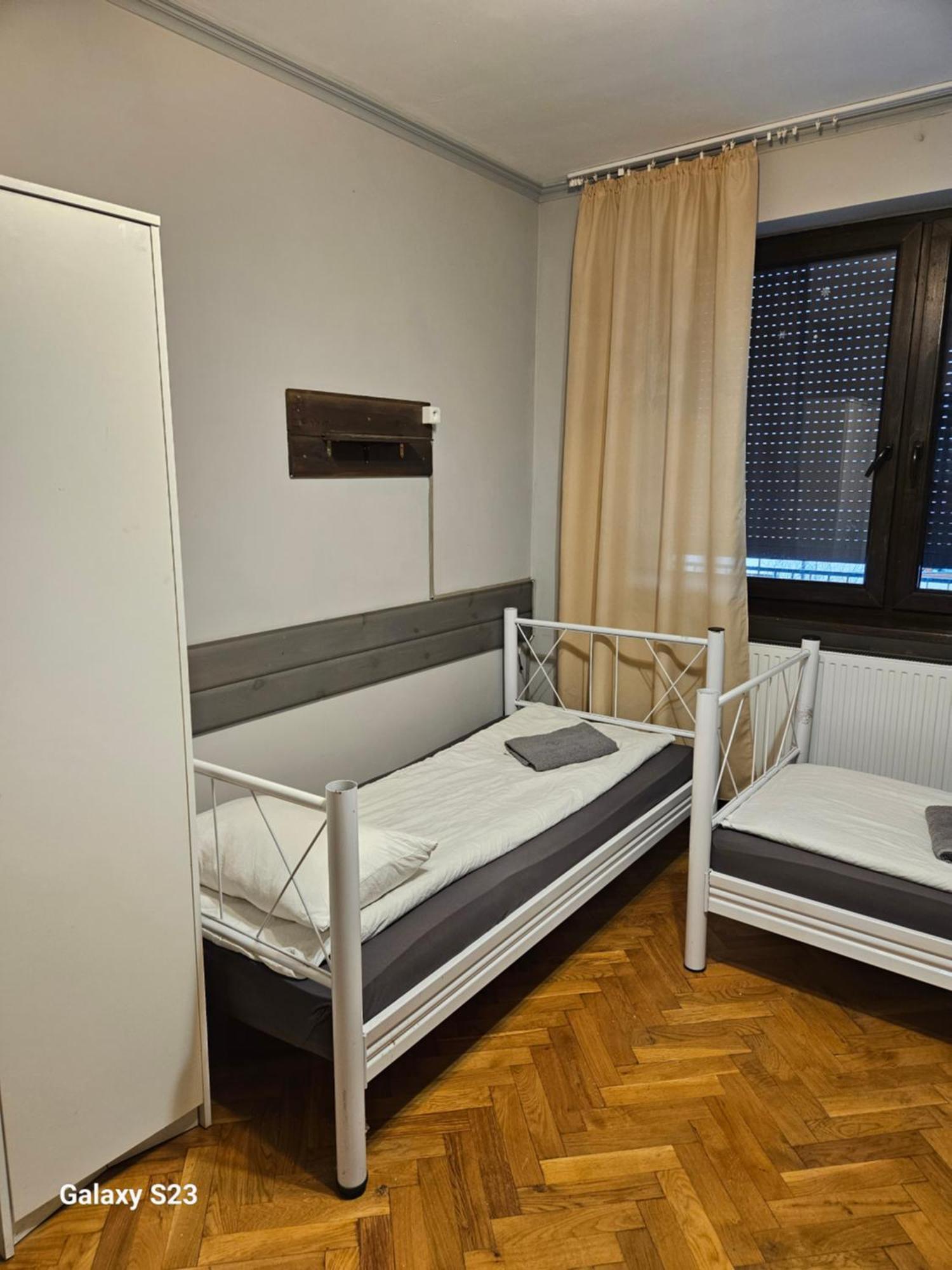 Pokoje Pracownicze Кімнати Для Працівників,Гуртожиток Swarzędz Esterno foto